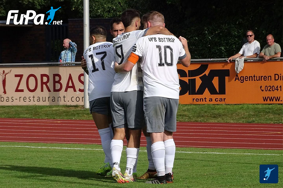 Der VfB jubelt gegen Wesel<br>
Foto: Cindy Jahn
