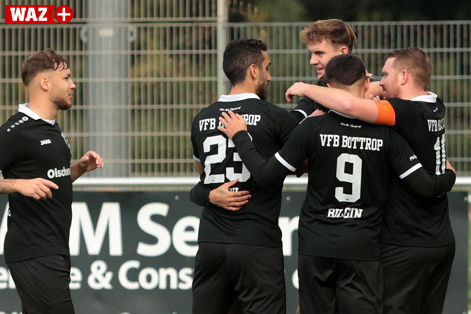 Bot den Zuschauern in Budberg von allem etwas: Der VfB Bottrop.<br>
© WAZ | Felix Hoffmann
